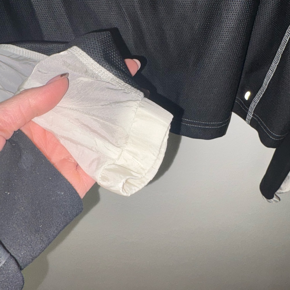 Nike Monochrome Zip-Up Jacket - Picture 4 of 8
